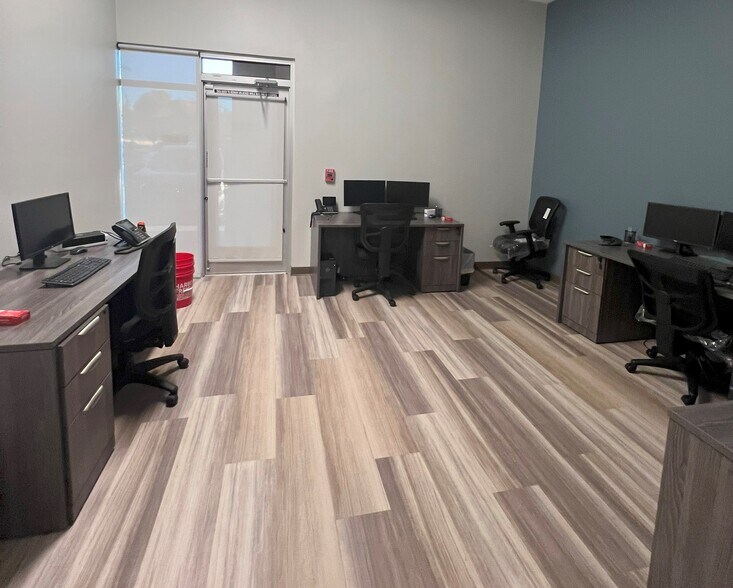 More Photos Of 13331 W Indian School Rd, Litchfield Park General Retail For Sale