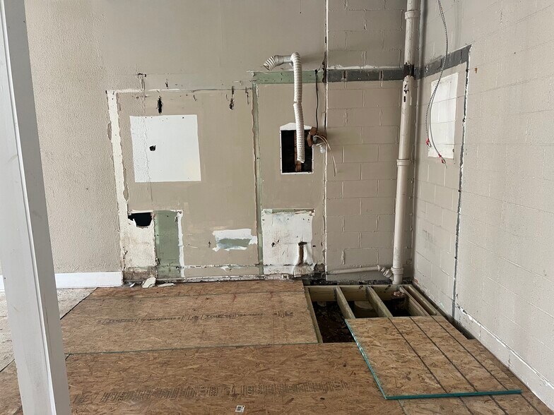 More Photos Of 1322 Howell St, Lafayette Office For Sale