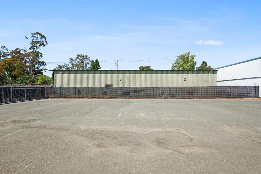 More Photos Of 2475 Bluebell Dr, Santa Rosa Industrial For Lease