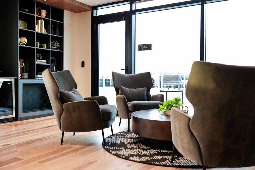 More Photos Of 52 Hanover St, Portland Apartments For Lease