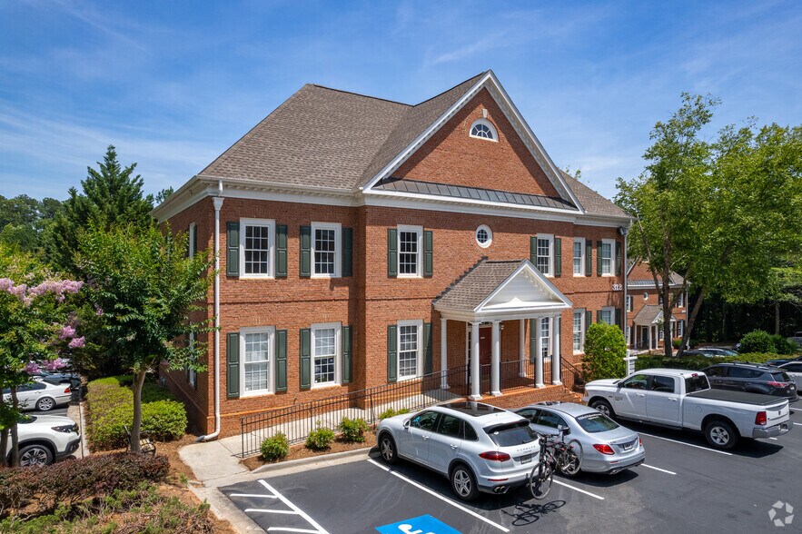 More Photos Of 284 S Main St, Alpharetta Unknown For Lease