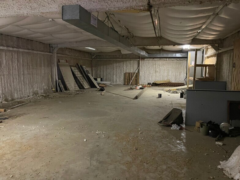 More Photos Of 1063 E Parkway South, Memphis Flex For Sale