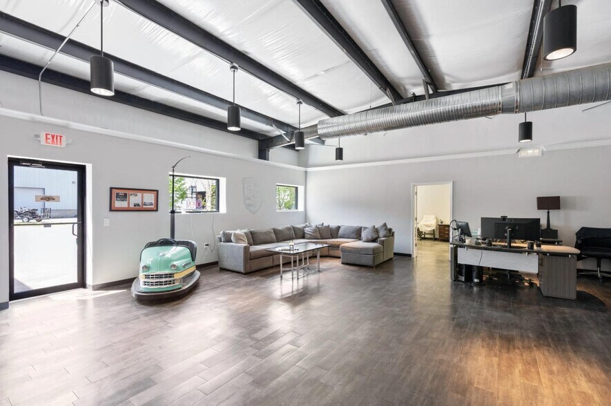More Photos Of 20 Bellamy Pl, Stockbridge Warehouse For Sale