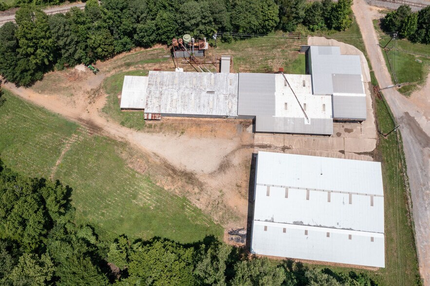 More Photos Of 720 E Main St, Ashdown Warehouse For Sale