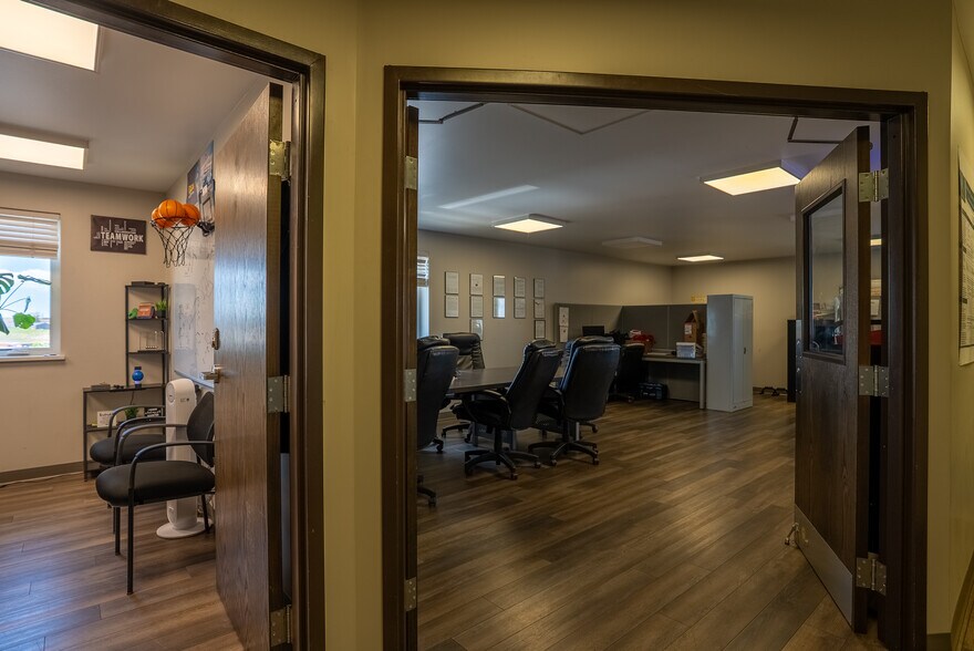 More Photos Of 21323 I 76 Frontage Rd, Hudson Warehouse For Lease