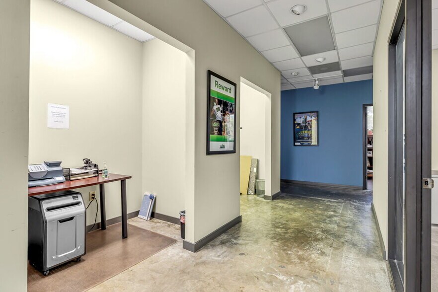 More Photos Of 115 Pomona Dr, Greensboro Office Residential For Lease