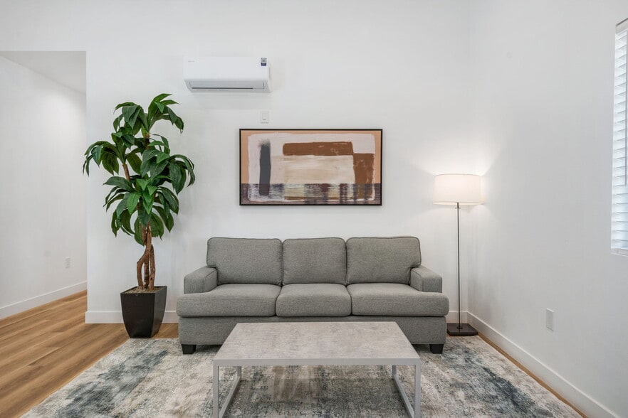 More Photos Of 12571 Kensington Ln, Garden Grove Apartments For Sale
