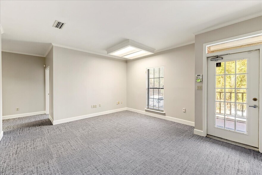 More Photos Of 2032 Thomasville Rd, Tallahassee Office For Lease