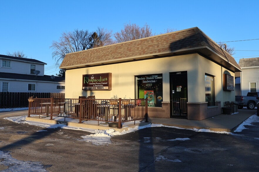 More Photos Of 1226 Oregon St, Oshkosh Restaurant For Sale