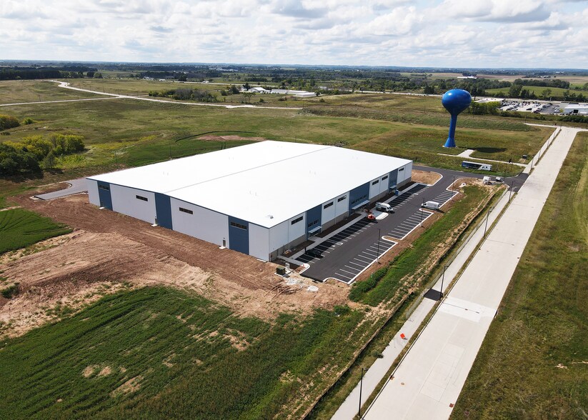 More Photos Of 2801 W Evergreen Dr, Appleton Warehouse For Lease