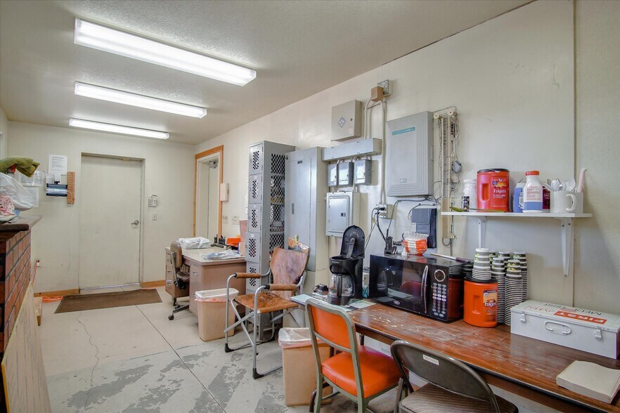 More Photos Of 354 1st St, Hollister Freestanding For Sale