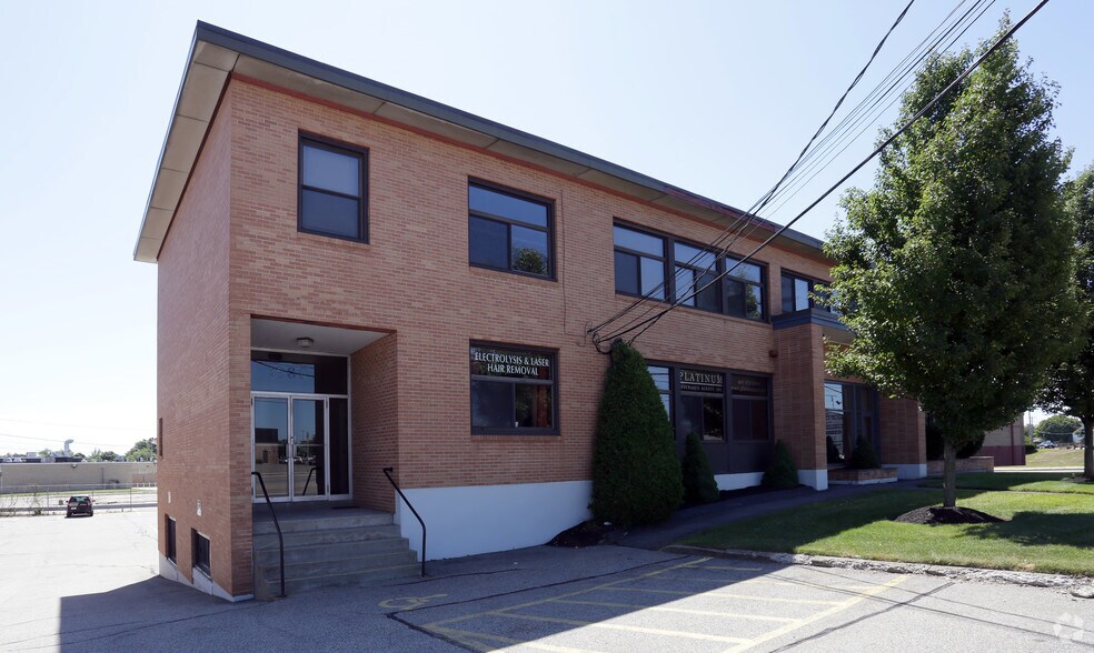 More Photos Of 1980-1990 Pawtucket Ave, East Providence Office For Lease
