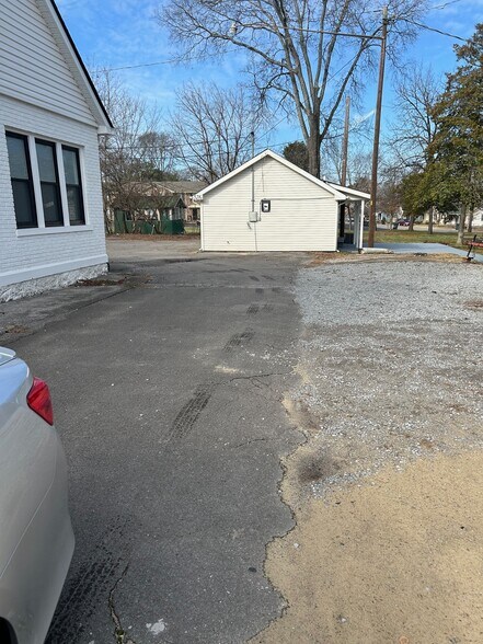 More Photos Of 528 E Main St, Gallatin Office For Lease