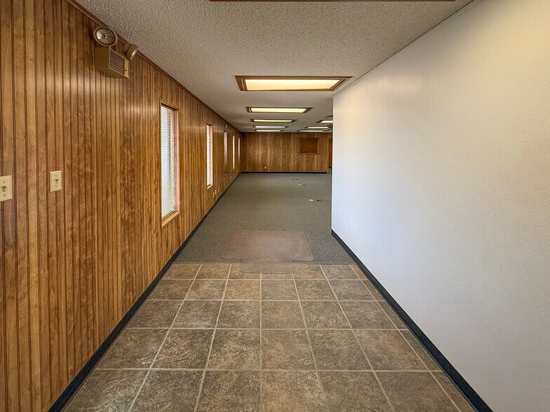More Photos Of 103 NE Avenue L, Andrews Office For Sale