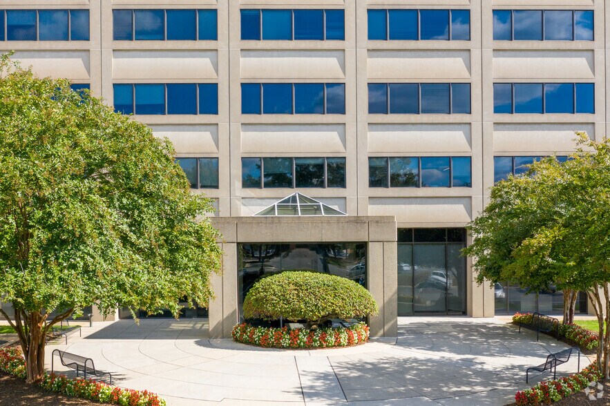 More Photos Of 11781 Lee Jackson Hwy, Fairfax Office For Lease