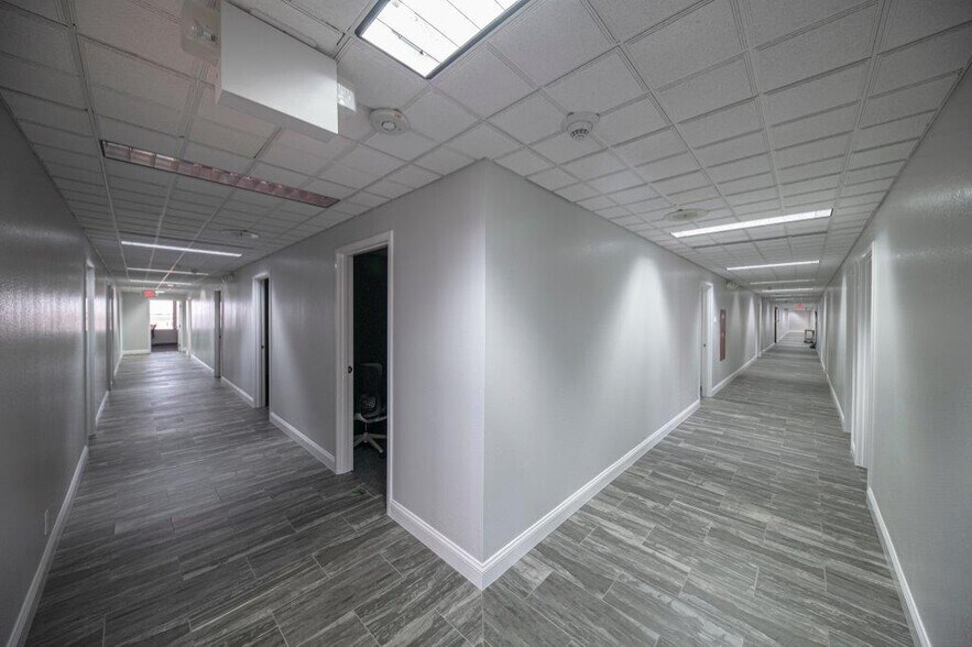More Photos Of 125 W Missouri Ave, Midland Office For Lease