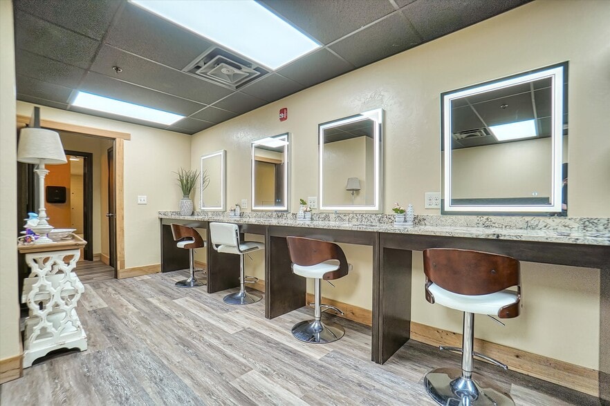 More Photos Of 23894 S Frontage Rd, Weatherford Bar For Sale