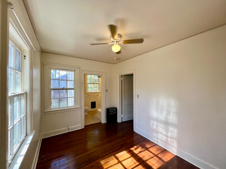 More Photos Of 221 E 56th St, Savannah Apartments For Sale