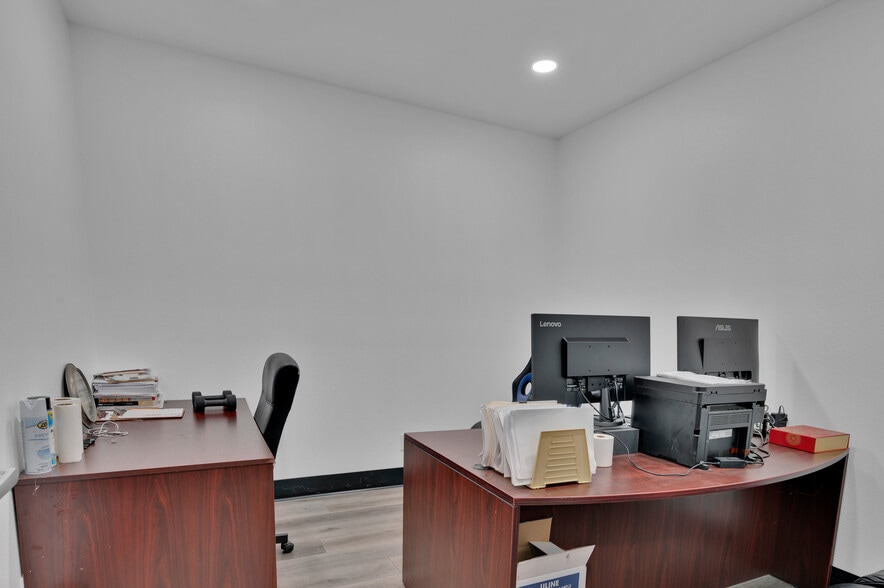 More Photos Of 23231 Vista Grande Dr, Laguna Hills Warehouse For Sale