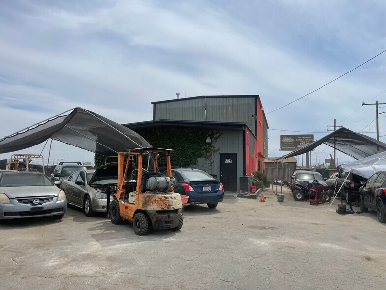 More Photos Of 45424 N Sierra Hwy, Lancaster Manufacturing For Sale