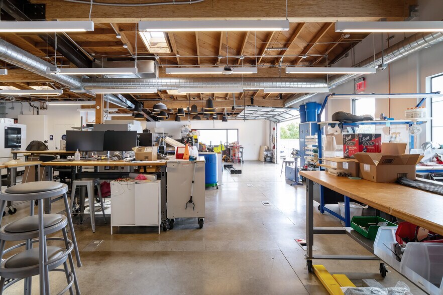 More Photos Of 2300 26th St, San Francisco Warehouse For Lease