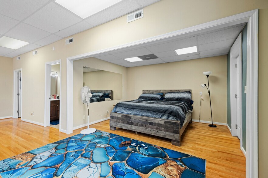 More Photos Of 23-25 W Old St, Petersburg Apartments For Sale