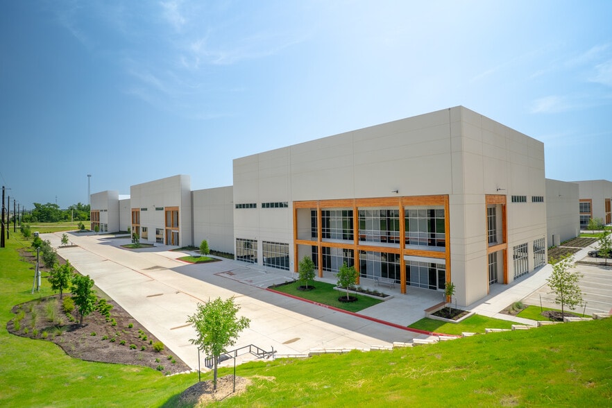 More Photos Of 3000 N-IH 35 NB, Georgetown Unknown For Lease