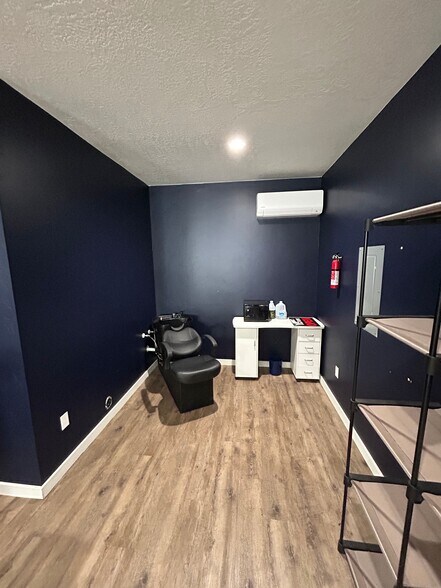 More Photos Of 1000 N 3rd St, Mccall General Retail For Lease