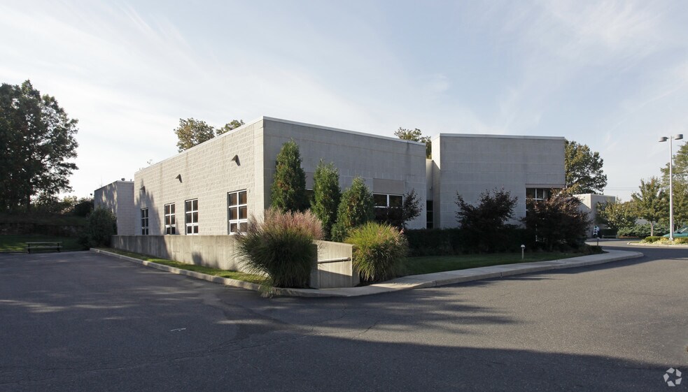 More Photos Of 179 N Belle Mead Rd, Setauket Medical For Sale