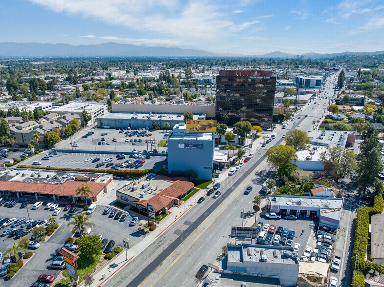 More Photos Of 18345 Ventura Blvd, Tarzana Office For Lease