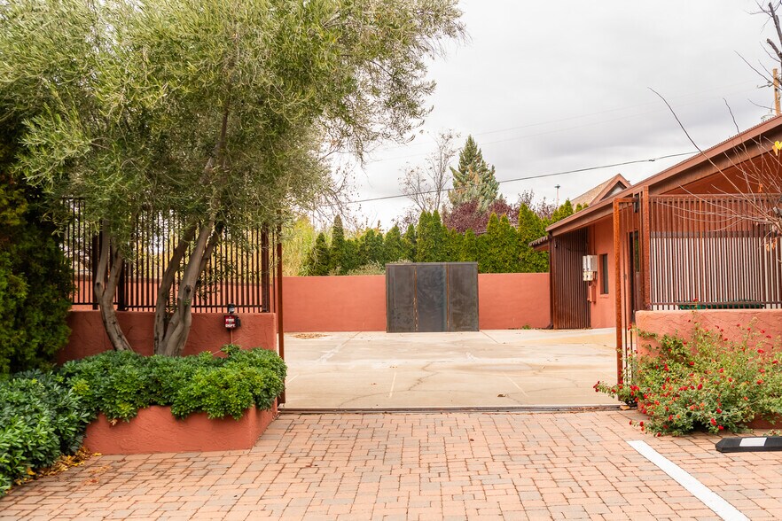 More Photos Of 45 Birch Blvd, Sedona Medical For Lease