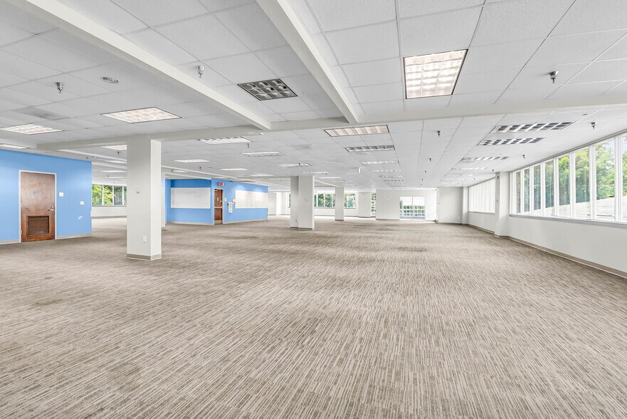 More Photos Of 146 Fairchild St, Charleston Office For Lease