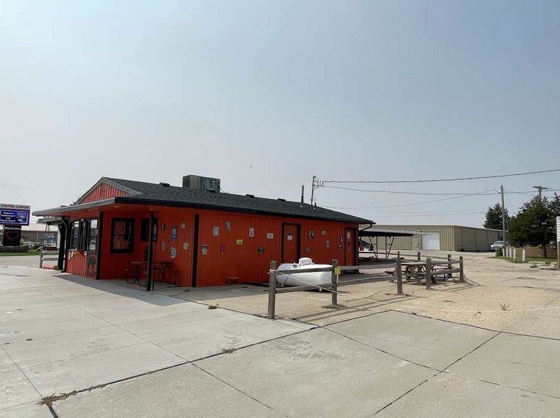More Photos Of 223 S Main St, Valentine General Retail For Sale
