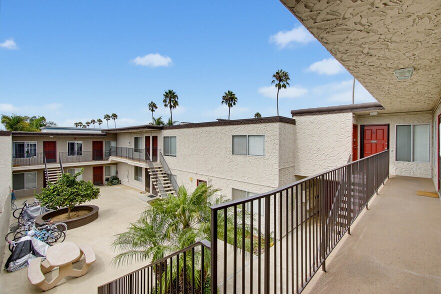 More Photos Of 4649 Voltaire St, San Diego Apartments For Sale