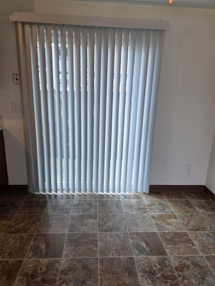 More Photos Of 211 SE Uglow St, Dallas Apartments For Sale