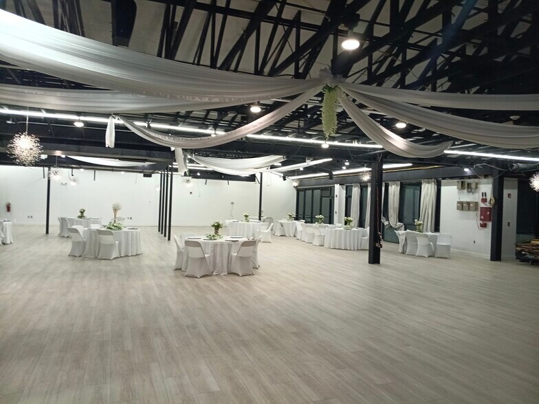 More Photos Of 5000 McGinnis Ferry Rd, Alpharetta Light Distribution For Sale