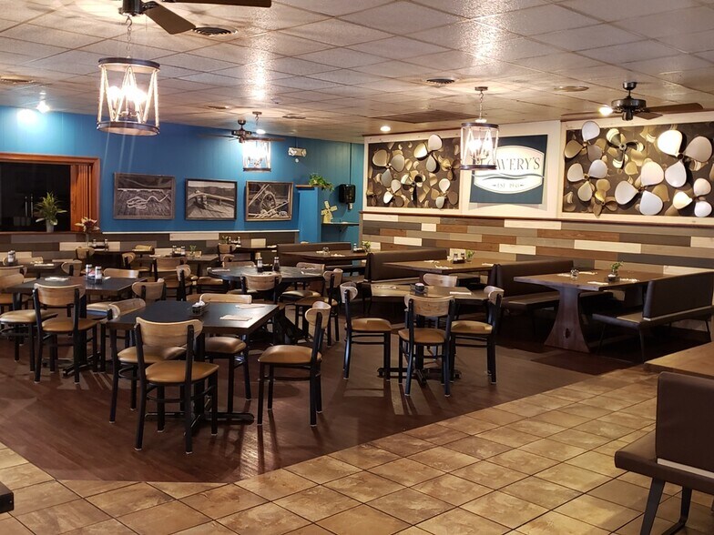 More Photos Of 528 Church Ln, Tappahannock General Retail For Sale