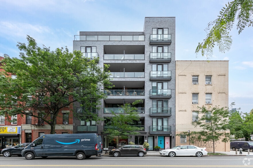 More Photos Of 1059 Manhattan Ave, Brooklyn Apartments For Lease