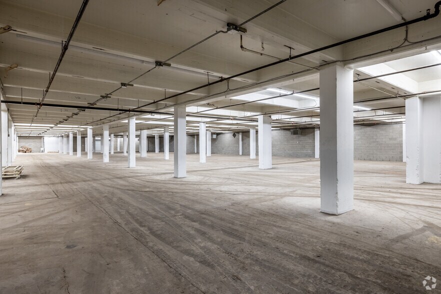 More Photos Of 297 Getty Ave, Paterson Warehouse For Lease