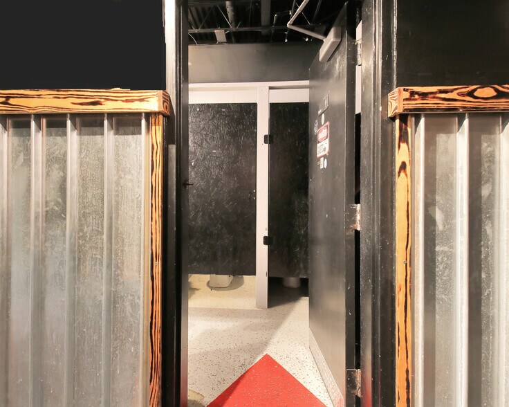 More Photos Of 7716 N Main St, Jonesboro Freestanding For Sale