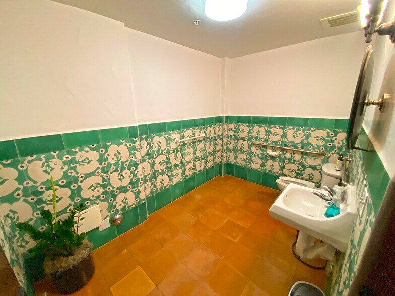 More Photos Of 523 Chapala St, Santa Barbara Office For Lease