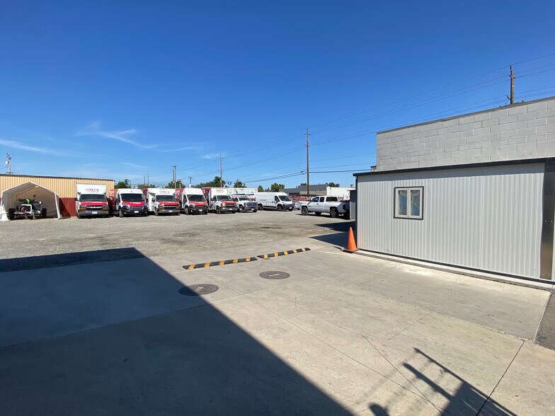 More Photos Of 1236 Woodland Ave, Modesto Warehouse For Lease