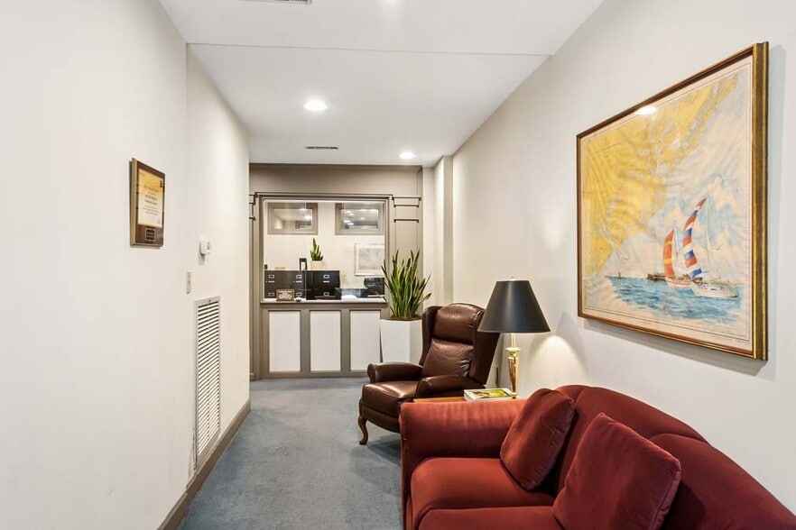 More Photos Of 11 Broad St, Charleston Office Residential For Lease