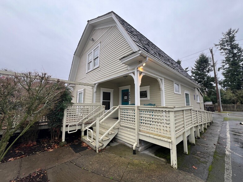 More Photos Of 252 NW 4th Ave, Canby Office For Sale
