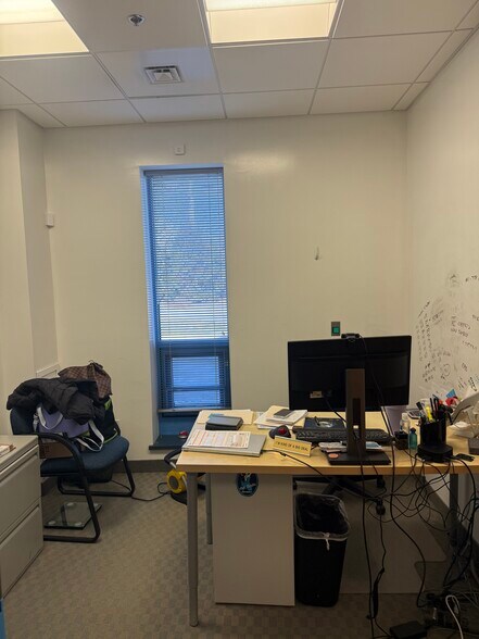 More Photos Of 100 Commerce Dr, Warwick Flex For Sale