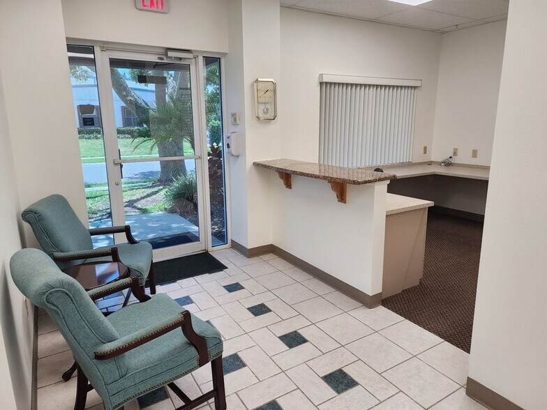 More Photos Of 330 Mears Blvd, Oldsmar Warehouse For Sale