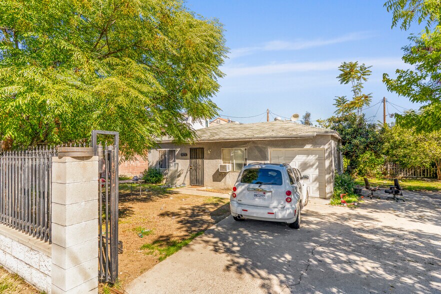 More Photos Of 10218 Bradley Ave, Pacoima Apartments For Sale