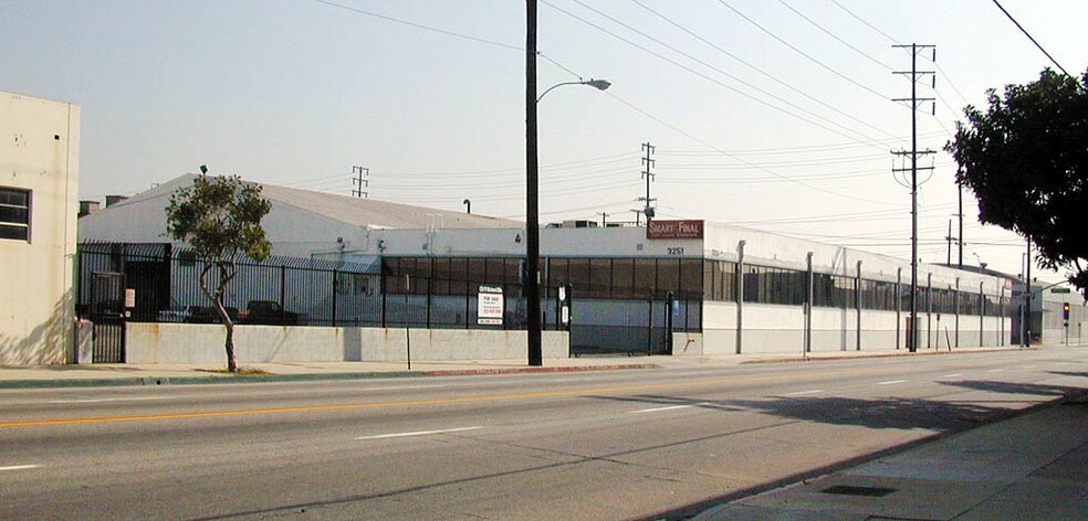 More Photos Of 3251 Leonis Blvd, Vernon Manufacturing For Sale