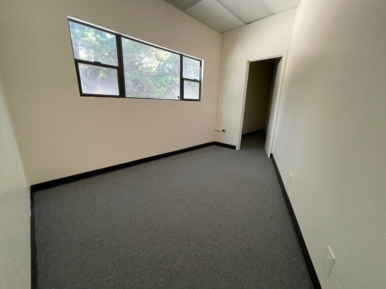 More Photos Of 200 Valley Dr, Brisbane Light Manufacturing For Lease