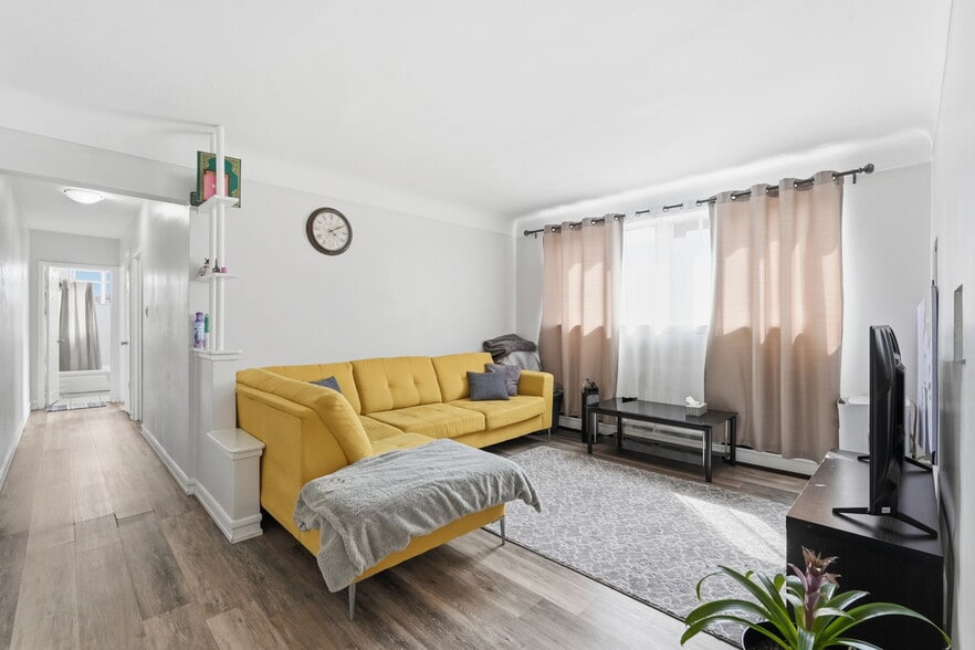 More Photos Of 1254 Fennell Ave E, Hamilton Apartments For Sale